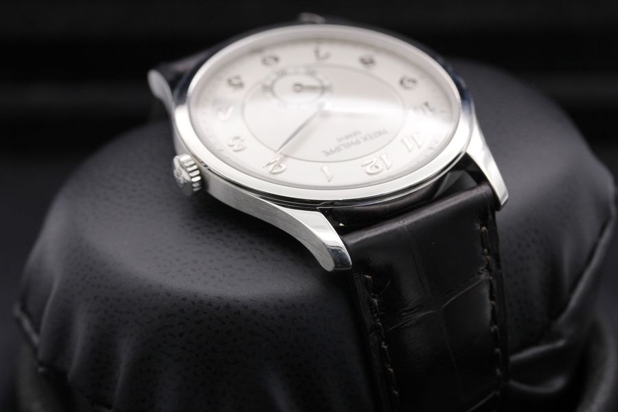 Patek Philippe Calatrava 5196P-001